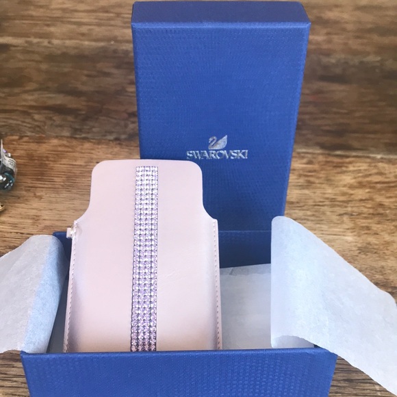 Swarovski leather iPhone case with crystals - Picture 1 of 4